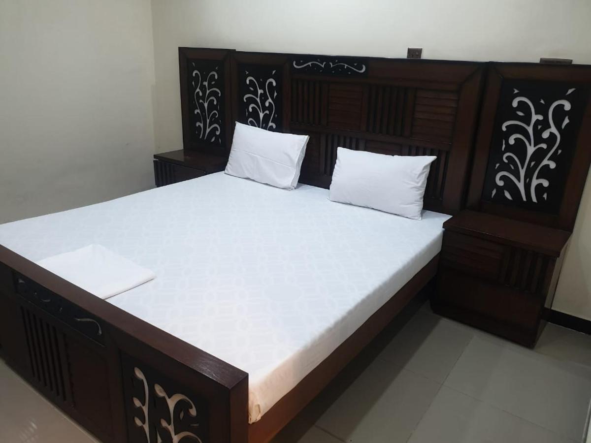 Dream Night Hotel Islamabad Buitenkant foto